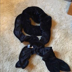 Black scarf